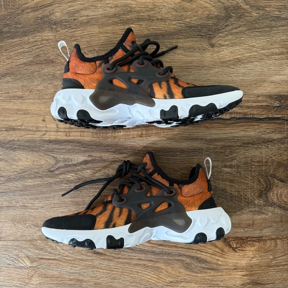 NIKE React Presto Unisex Running Shoes in ‘Tiger’ Print US W 6 / M 4.5 LIKE NEW - Picture 9 of 15